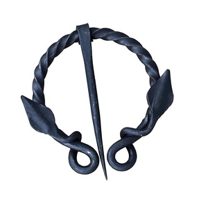 Natures Bounty forgé fer acier Viking broche artisanale torsadée feuille Design broche pour Costumes de fête de mariage accessoire - Product Image 1