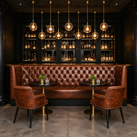 Ensemble de meubles de restaurant vintage sur mesure en cuir Chesterfield, banquettes, table et chaises pour bar, pub, salle à manger, meubles commerciaux pour discothèque