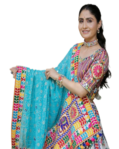 Nouvelle Superhit Lehenga Choli Traditionnelle Réversible Entièrement Cousue en Faux Georgette Imprimé Bandhani avec Broderie Exclusive pour Tenue de Soirée - Product Image 1