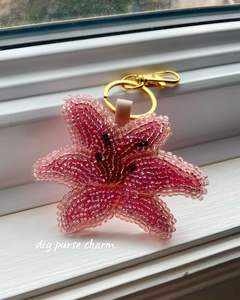 Porte-clés brodé de perles de rocaille faites à la main, style classique coloré, durable et personnalisable pour toutes les occasions par MOHSIN HANDICRAFT - Product Image 3