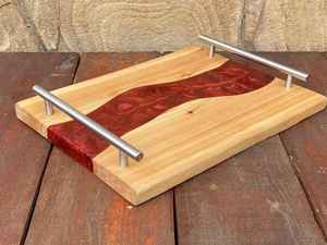 Plateau de service en bois et résine époxy artisanal de luxe, style rivière, planche à charcuterie, poignées en fer noir, plat de cuisine, cadeaux pour la maison, unique - Product Image 3
