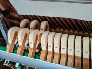 Kawai KL11WI Retro Brown Solid Wood Upright <b>Piano</b> Japan Used Precision Built Keyboard Stable Vintage Play Popular Export Model - Product Image 4