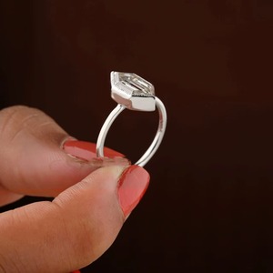 Anillo de diamante de plata 925 de moda de diseño único con diamante de piedra de remolque o diamante natural para mujer disponible a bajo precio - Product Image 3