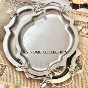 Bandeja de metal de aluminio de estilo moderno hecha a mano bandeja de servicio elegante de tamaño personalizado para bodas Hogar y hoteles - Product Image 6