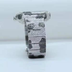 Reloj de Pulsera Analógico Resistente al Agua con Incrustaciones de Circonitas VVS, Estilo Hip Hop, para Unisex, Fabricado en Acero Inoxidable, Color Lujoso, Moissanita - Product Image 3