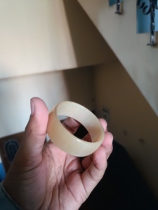 Brazaletes Hechos a Mano con Cuerno de Búfalo Indio para Mujer, Ligeros, Impermeables, Acabado Pulido, Joyería Ética para Uso Diario, Artesanía Natural - Product Image 5