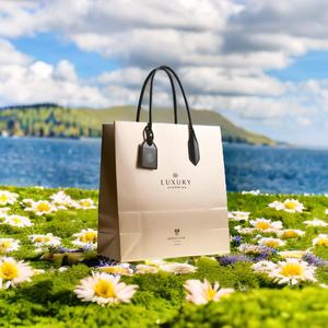 Bolsas de regalo de papel de arte Premium con laminación brillante y marca personalizada - Product Image 4