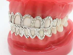925 fábrica de plata esterlina personalizada superior 8 inferior 8 Sin diamantes Hip Hop rapero dientes Grillz para regalo - Product Image 3