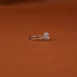 แหวนหมั้นเพชรสำหรับปลูกในห้องปฏิบัติการแหวนเพชรกลมตัดด้านข้าง - Product Image 3