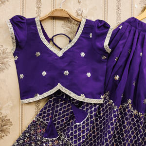 Conjunto de Lehenga Choli Azul Violeta de Diseñador para Niñas, Bordado con Lentejuelas, para Bodas y Fiestas, Ropa Étnica Infantil - Product Image 3