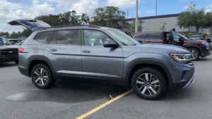 Volkswagen Atlas 2.0T SE Usado - Excelente Estado, Volante a la Izquierda, Asientos de Cuero, Cámara Trasera - Product Image 2