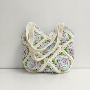 Sac à bandoulière en crochet fait main personnalisable avec roses, idéal pour le quotidien et les occasions spéciales – Vente chaude en gros pour femmes - Product Image 4