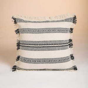 Cojín y almohadas decorativos de algodón tejido bohemio con borlas para uso doméstico en dormitorio, sala de estar o sofá de hotel - Product Image 3