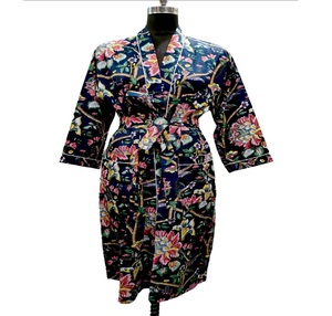 Bata de noche de algodón de doble capa con Cinturón estampado Albornoz largo unisex con opción de talla grande para hombres y mujeres - Product Image 2