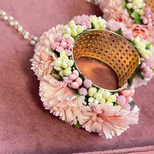 Ensembles de churiyan pour femmes pour les mariages, disponibles dans toutes les couleurs et tailles, design professionnel, fabriqués en plastique, bracelets de main, ensembles de gajra - Product Image 3