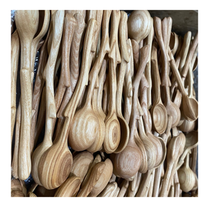 Cuillère en bois fabriquée au Vietnam avec des méthodes d'artisanat traditionnelles et une forme minimaliste pour les tâches quotidiennes de la cuisine à l'aide d'une cuillère en bois - Product Image 5