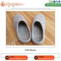 Chaussures en feutre de laine unisexes d'intérieur d'hiver, style classique, écologiques, antidérapantes, personnalisées, fabriquées à la main au Népal, Ahana FS-004 Global