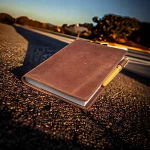 Lácteos de cuero genuino con papel de sombra natural Funda de cuaderno de cuero A5 recargable, producto al por mayor OEM y producto FBA - Product Image 1