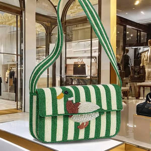 Sac à bandoulière à rabat perlé avec motif chien, sac de soirée fait main à la mode - Product Image 1