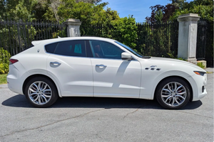 Venta rápida MASERATI LEVANTE GT 2022 con volante a la izquierda/derecha - Product Image 5