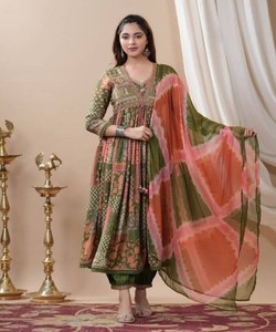 Groothandel Fancy Georgette Zijde Lahenga Choli Met Dupatta Pakistani Stijl Salwar En <span class=keywords><strong>Saree</strong></span> Voor Bruiloft Vervaardigd In <span class=keywords><strong>Surat</strong></span>