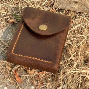 Porte-cartes court à deux volets en cuir de vachette véritable de style vintage fait à la main - Product Image 1