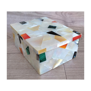 Joyero Rectangular de diseño moderno Mármol natural sólido con incrustaciones de perlas madre para almacenamiento o regalo - Product Image 1