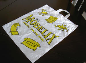 Meilleur prix sur le marché Sacs à provisions en plastique réutilisables avec poignées Sac d'emballage de luxe à boucle souple Fournisseur en gros du Vietnam - Product Image 6