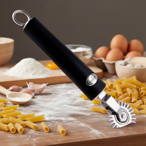 Cortador de Pasta Ghidini Cipriano Twist SQUEEZE 1707, Herramienta Esencial para Elaborar Pasta Perfecta - Product Image 3