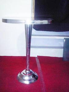 Table basse de salon moderne personnalisée, cadre en fer noir avec plateau en verre et base en bois, meubles décoratifs pour la maison - Product Image 2