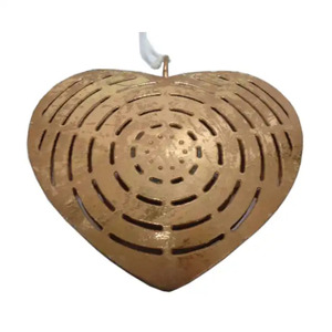 Adorno colgante navideño de corazón de hierro Blanco clásico hecho a mano, accesorio decorativo único para decoraciones navideñas - Product Image 6