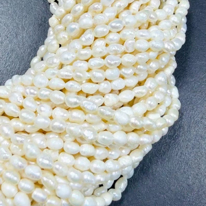 ลูกปัดทรงข้าวน้ำจืดธรรมชาติขนาด3มม. ไข่มุกหลวมสีขาว15นิ้ว - Product Image 1