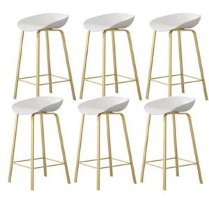 Tabouret de bar luxueux en bois et en fer avec des finitions de haute qualité et une construction robuste pour des sièges à la mode et durables - Product Image 4