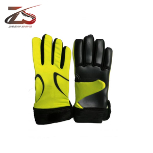 2025 guantes gaélicos personalizados de alta visibilidad equipo deportivo súper pegajoso fútbol americano cuero transpirable látex alemán al aire libre - Product Image 1