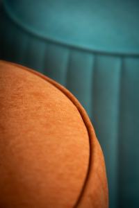 Puf Otomano Redondo Material Contrachapado Color Personalizado Espuma Densidad Estilo Cómodo Puf Otomano Verti Vietnam Exportación Estándar - Product Image 5