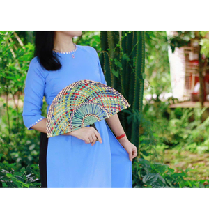 Ventilateur à main en bambou ventilateurs à main en gros exportateur vietnamien conception unique ventilateur en jonc de mer paille à la main Handfan en gros. - Product Image 5