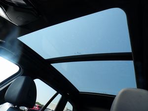 Aston Martin 2022 2023, Serie 3, 330i, XDrive, FWD, cuero R18 - Product Image 2