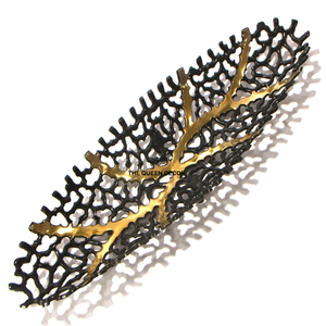 Bol décoratif en verre ambré, design de branche de fleur noire en fonte d'aluminium artisanale, nouvel accent pour la maison - Product Image 2