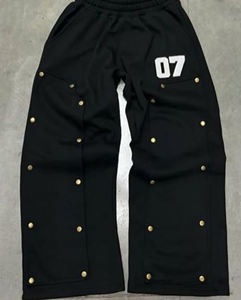 Ensemble de survêtement d'hiver personnalisé à capuche avec impression sérigraphiée, comprenant un sweat à capuche zippé et un pantalon de survêtement droit, ample et évasé - Product Image 2