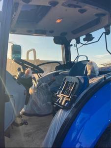 Tractor agrícola New-holands TT75 bastante usado/Tractor de ruedas New Holland T6070 140HP de bajo consumo de combustible usado - Product Image 2