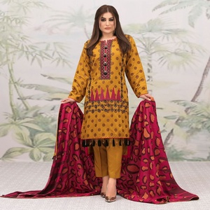 Tawakkal marca colección de invierno GLORIOUS ENCHANTER paquistaní bordado viscosa impresión Digital 3 piezas indio pakistaní - Product Image 5