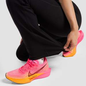 กางเกงออกกำลังกายขาบานสีดำโมเมนตัม - Product Image 6