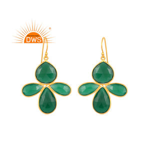 Pendientes colgantes de diseño floral de piedras preciosas de ónix verde chapados en oro de 18 quilates de plata de ley de última tendencia, fabricante de joyería fina Demi - Product Image 1