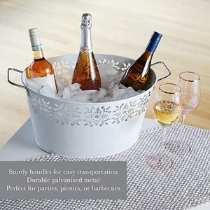 Baignoires à bouteilles galvanisées blanches et refroidisseurs à vin ou à champagne pour les fêtes intérieures et extérieures et entièrement personnalisables. - Product Image 4