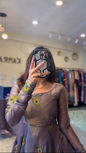 Nuevo Lanzamiento de Hoy: Salwar Kameez de Diseño Moderno con Plumas de Pavo Real de Calidad Superior de RADHE EXPORTS, Tela Suave y Plisada - Product Image 5