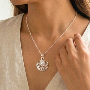 Collar Sol y Luna, Colgante Celestial Hecho a Mano en Plata de Ley - Product Image 2