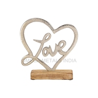 Décoration en bois en forme de cœur avec accent en métal, base en bois de manguier, ornement romantique pour table, cadeau de mariage, décoration d'intérieur