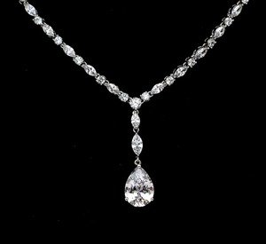 Collar de novia de diamante de moissanita en forma de marquesa completamente blanca, joyería personalizada de excelente corte, hermoso regalo de boda para ella - Product Image 2