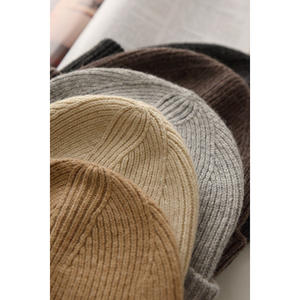 Gorro de puño de punto de invierno térmico de alto rendimiento Unisex, gorro de lana 100%, estilo holgado cálido, gorros personalizables al por mayor - Product Image 5