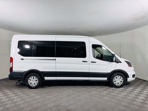 Ford Transit Passenger 350 XLT d'occasion 2026, toit moyen, LB, propulsion arrière - Product Image 3